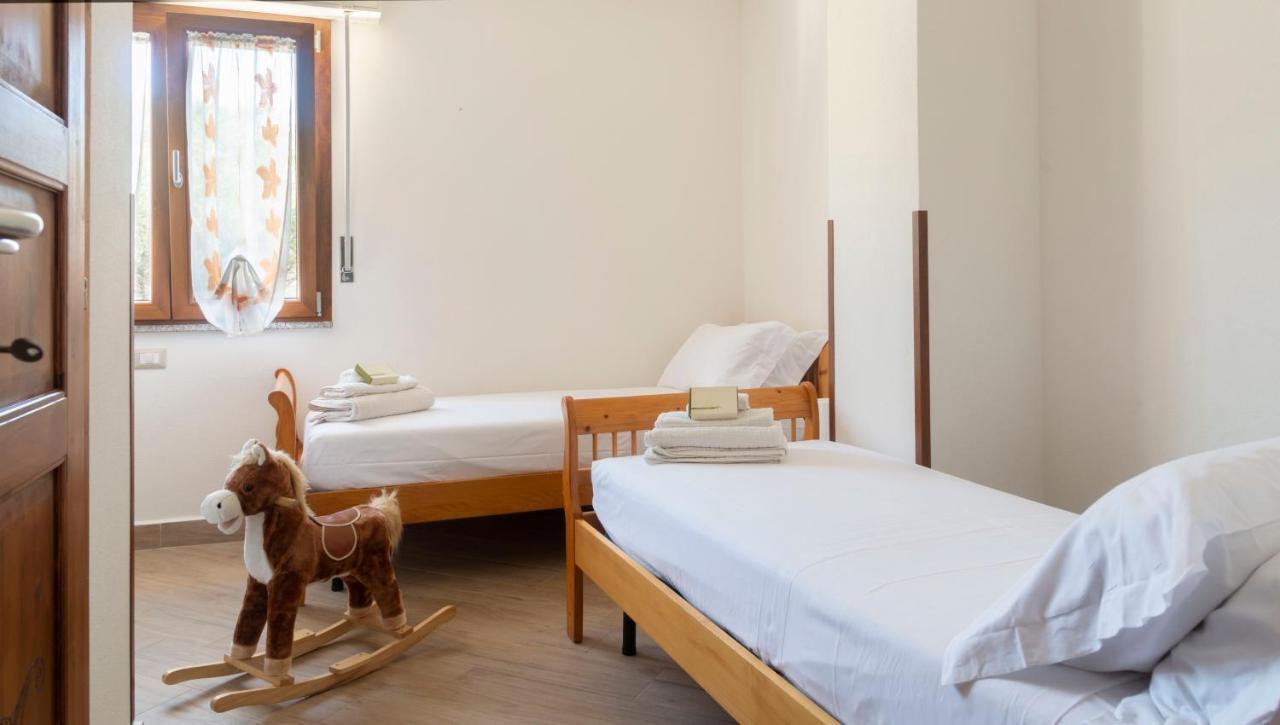 Casa Dei Lecci - Cala Gonone Apartment ภายนอก รูปภาพ