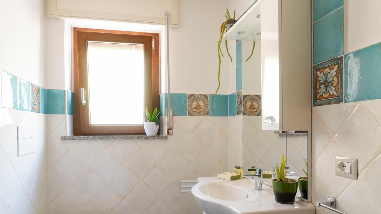 Casa Dei Lecci - Cala Gonone Apartment ภายนอก รูปภาพ