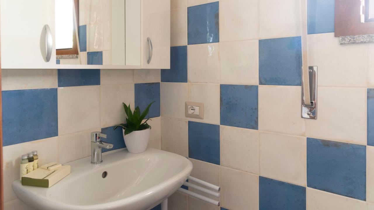 Casa Dei Lecci - Cala Gonone Apartment ภายนอก รูปภาพ